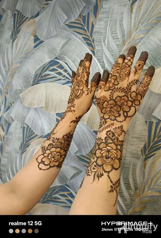 Afreen Mehndi Artist