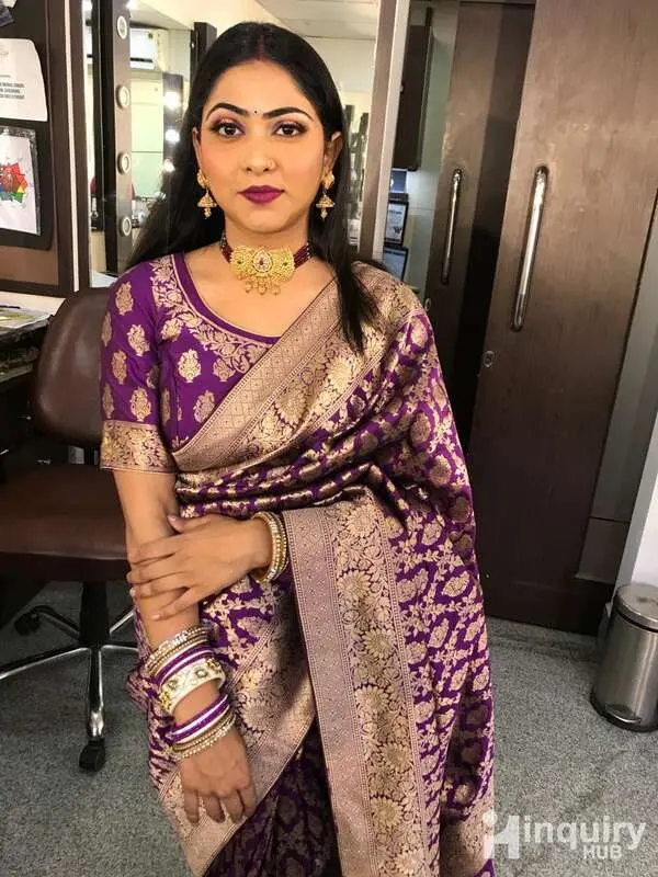 Durga Makeup's Artist
