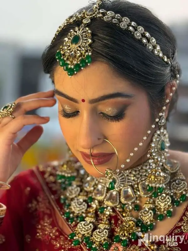 Durga Makeup's Artist