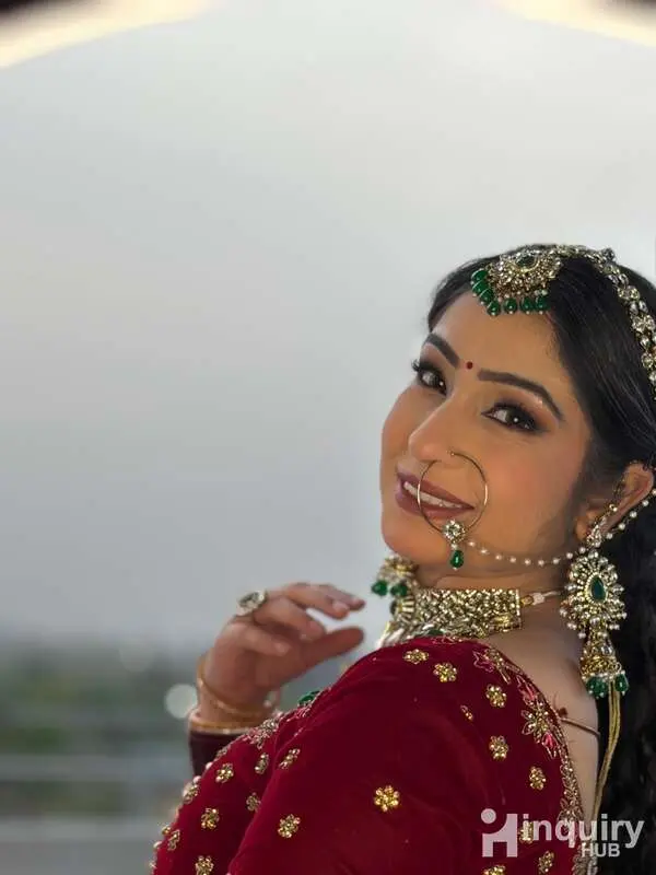 Durga Makeup's Artist