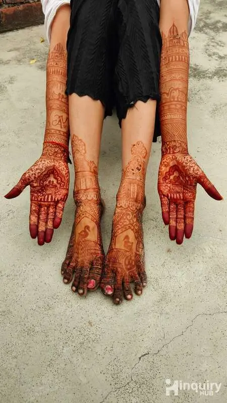 Hujaifa Shaikh  Mehndi Artists