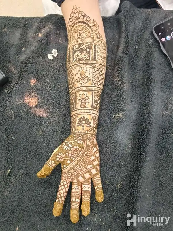Tulsi Mehndi Art