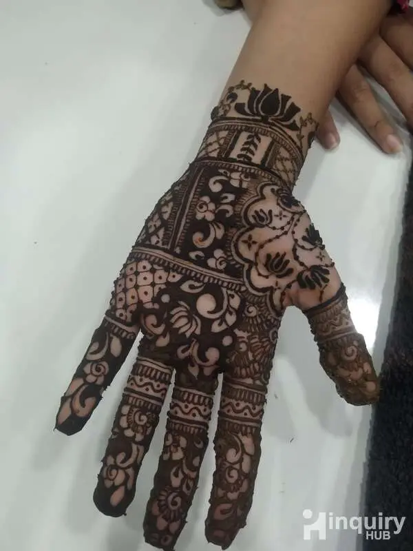 Tulsi Mehndi Art