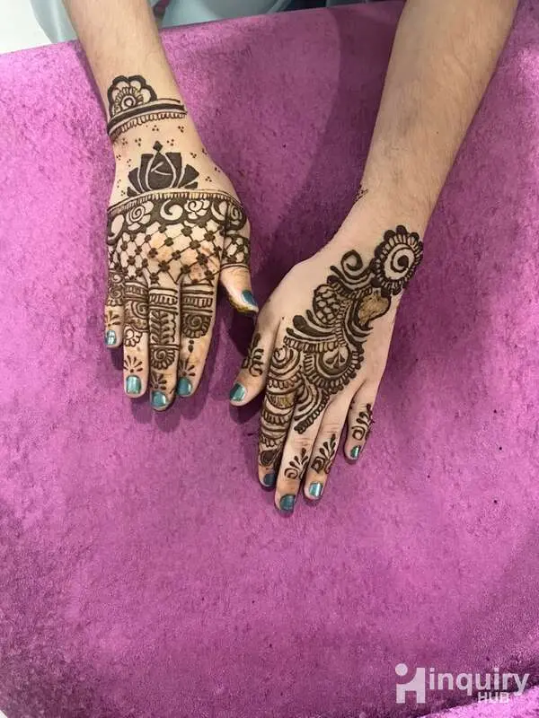 Varsha Mehndi Artist