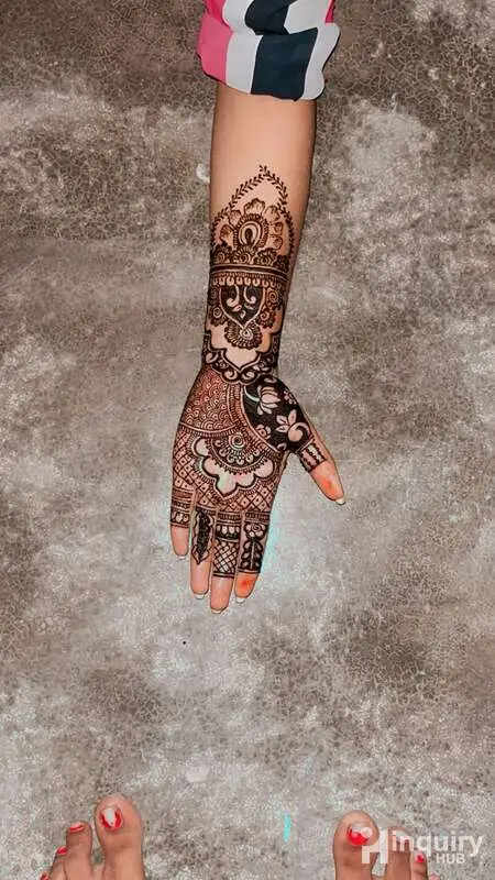 Varsha Mehndi Artist