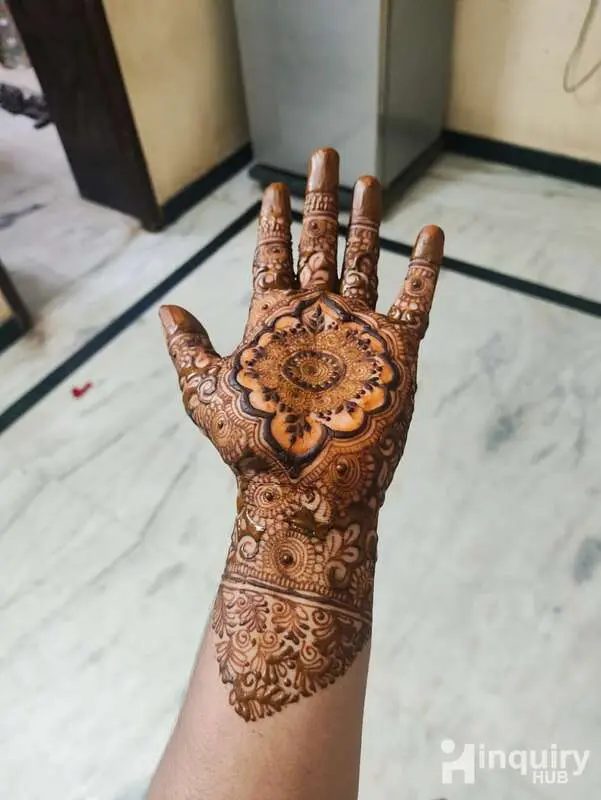 Iffah Mehndi Art