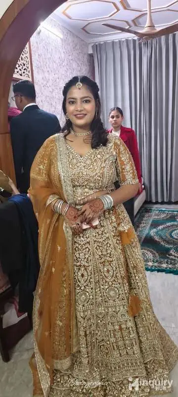 Surkhi Bindi Makeup Artist