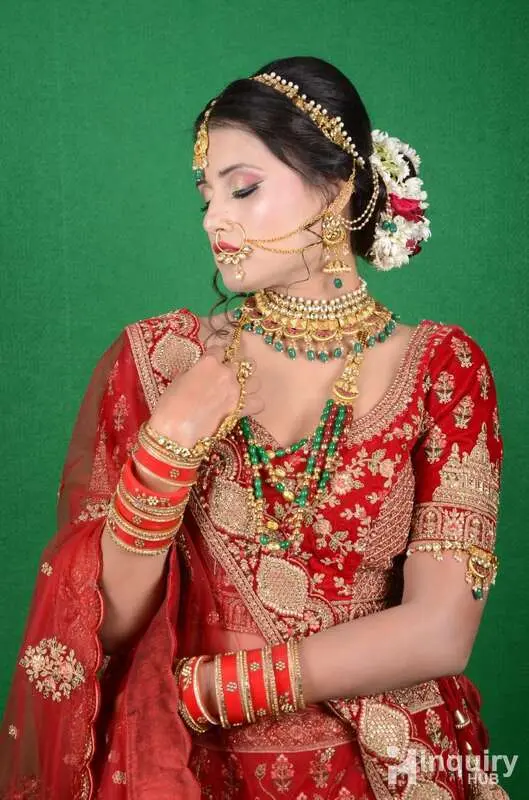 Make Up Artist Fiza Khan