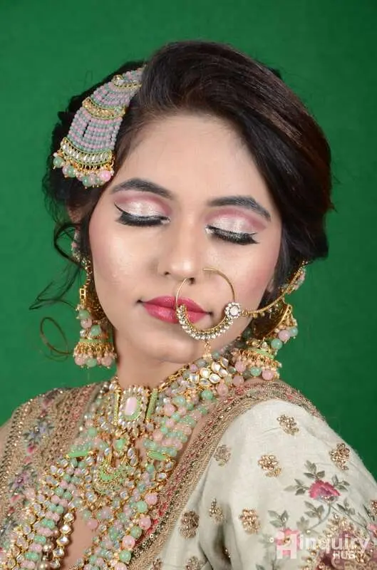 Make Up Artist Fiza Khan