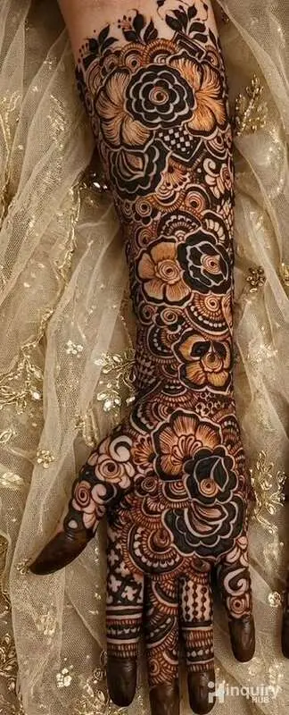 Zoha Jabeen Mehndi Artist