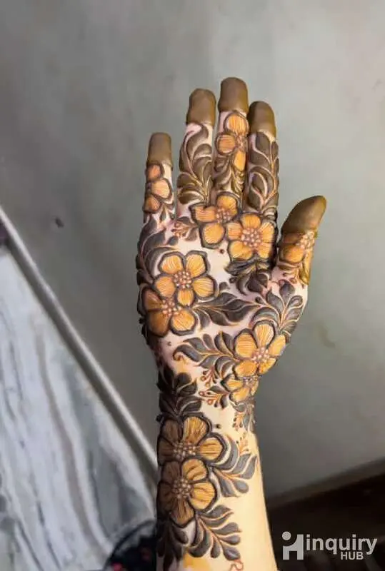 Zoha Jabeen Mehndi Artist