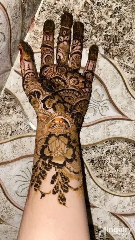 Waliya Mehendi  Artist