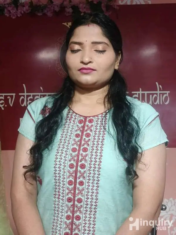 Uma Makeover Artist