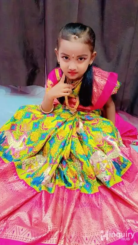 Pro Makeup Artist And Beauty  Hair  Mehindi Artist
