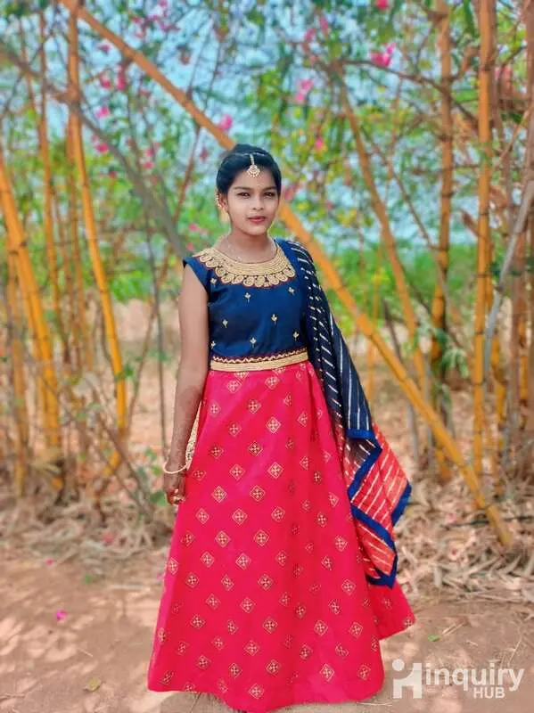 Pro Makeup Artist And Beauty  Hair  Mehindi Artist