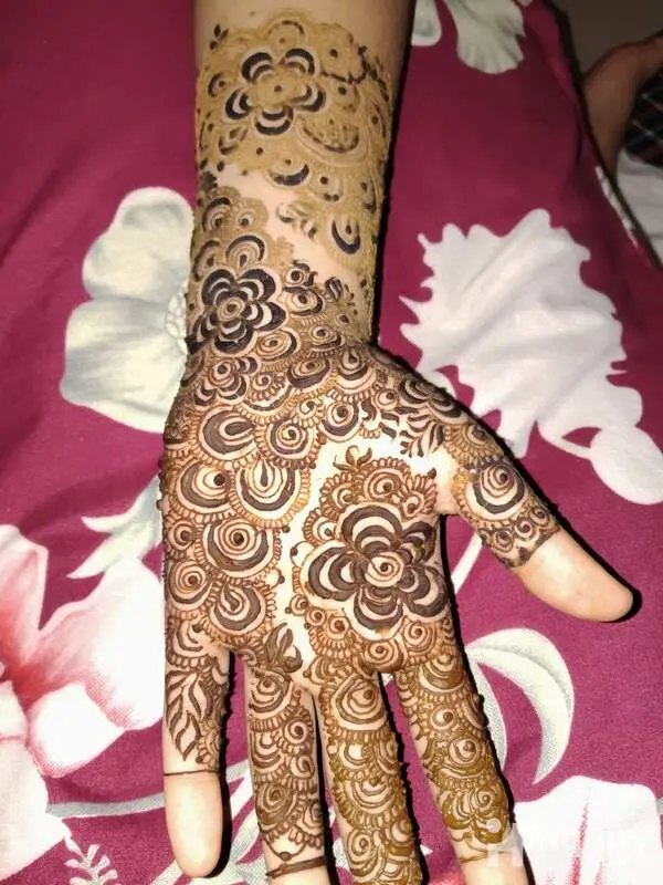 Arifa  Mehndi Artist