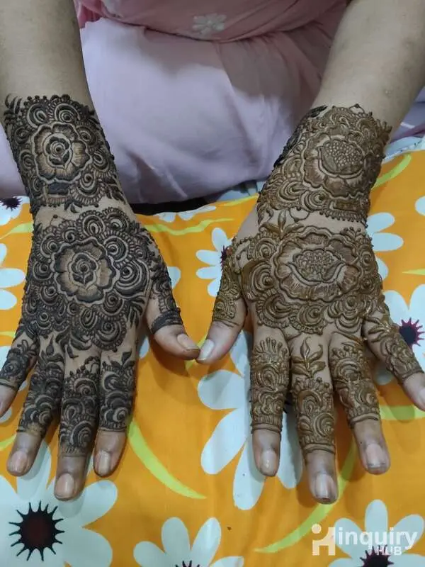 Arifa  Mehndi Artist