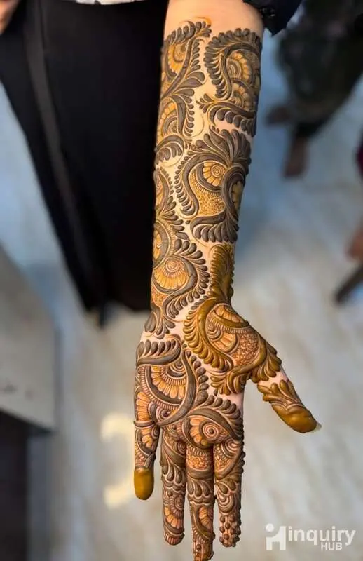 Arifa  Mehndi Artist