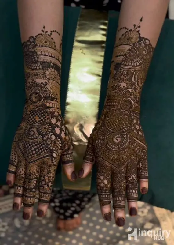 Ayesha Mehndi Artist