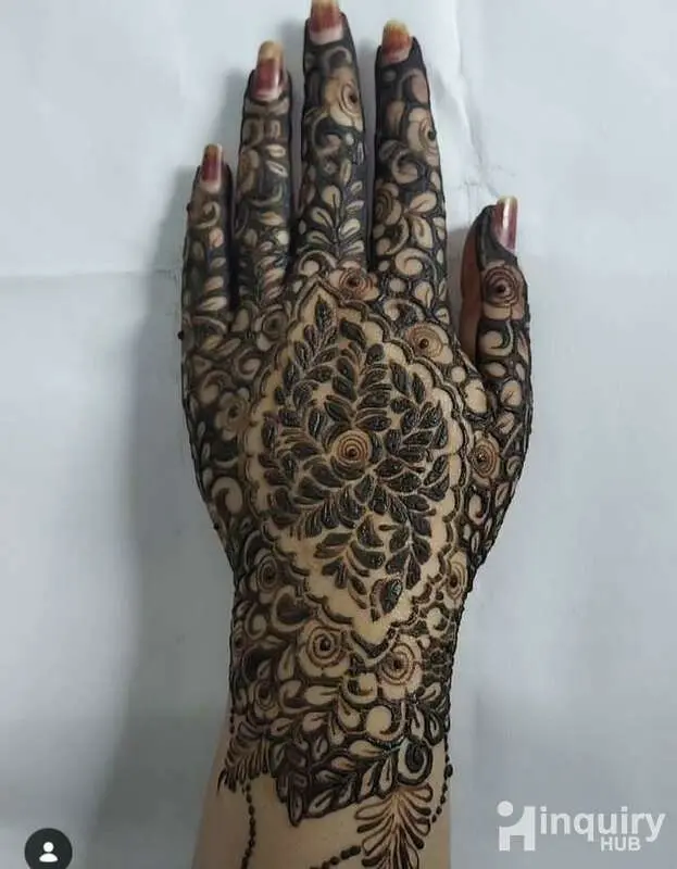 Mehndi Artist By Saniya