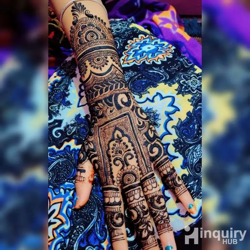 Rang And Riwazz Mehndi Artist
