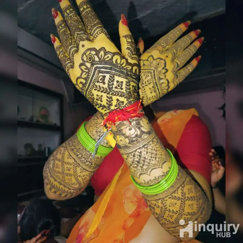 Rang And Riwazz Mehndi Artist