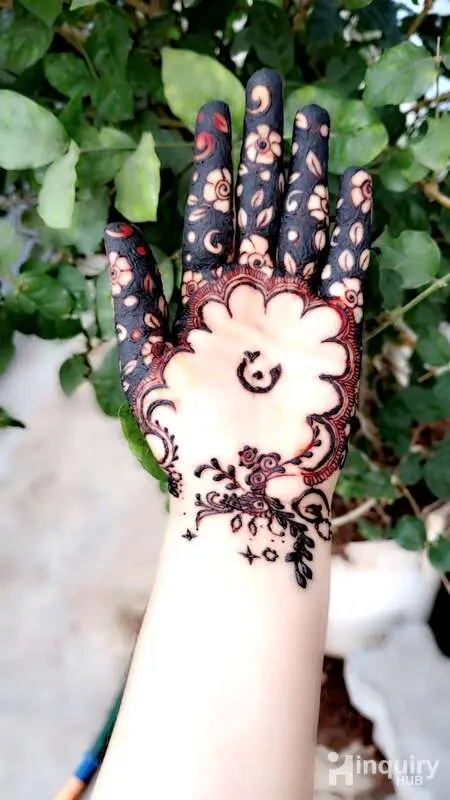 Nafeesa Anjum Mehandi Artist