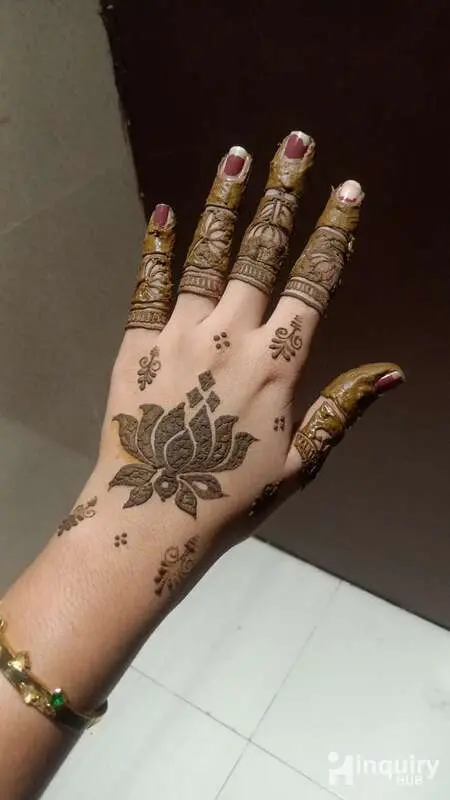 Ragini Mehndi Artist