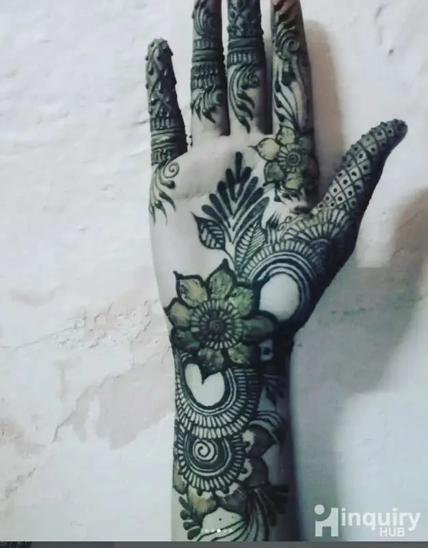 Ragini Mehndi Artist