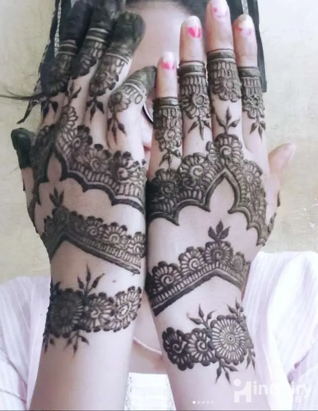 Ragini Mehndi Artist