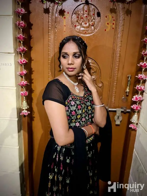 Moni Professional Makeup Artist