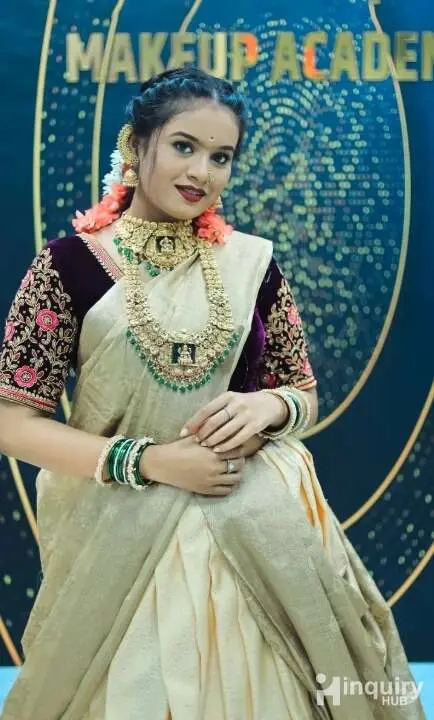 Shaheena Khan A Professional Makeup Artist