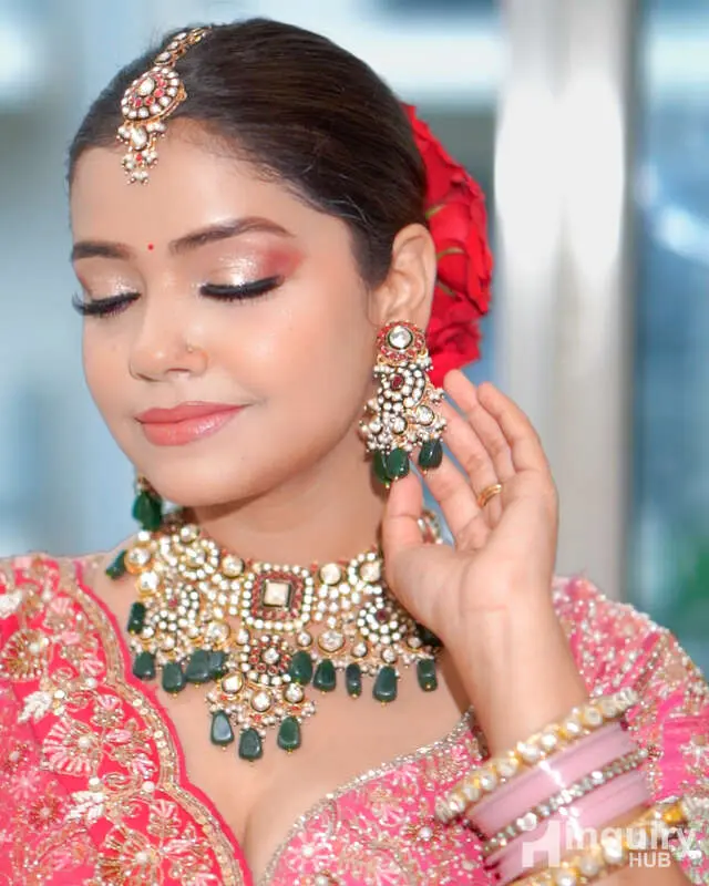 Moonglow Professional Makeover  Makeup Artist