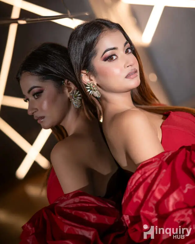 Moonglow Professional Makeover  Makeup Artist