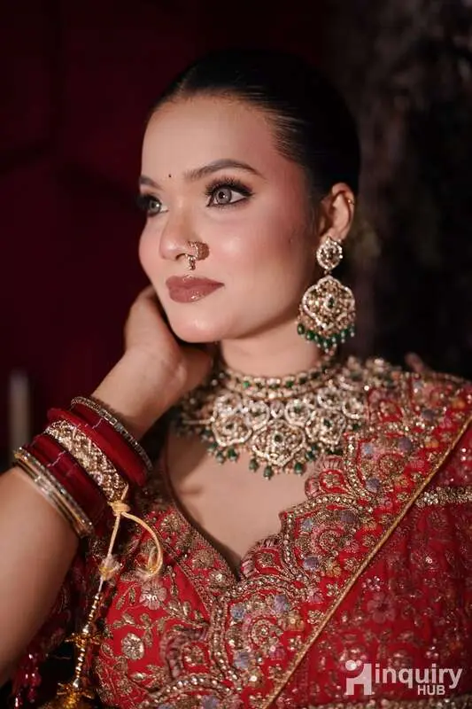 Rozeena Sheikh  Makeup Artist