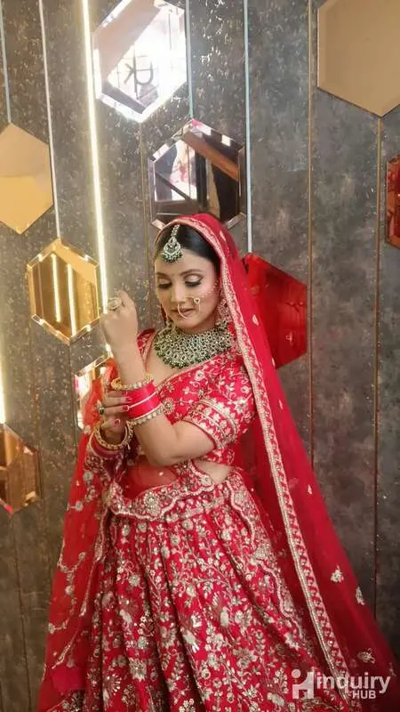 Dua Khan Makeover 06