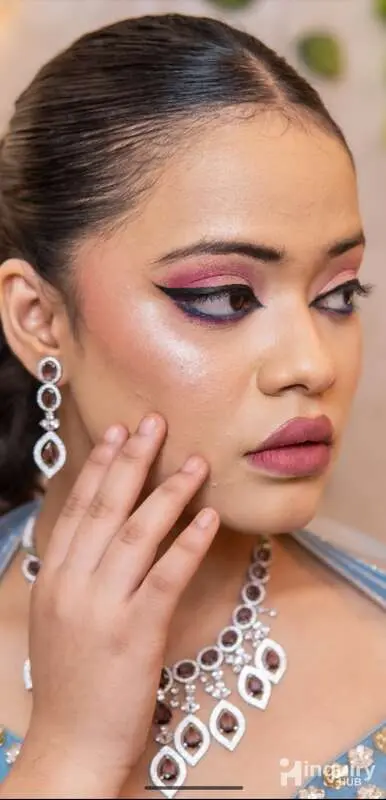 Dua Khan Makeover 06