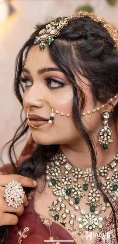 Dua Khan Makeover 06
