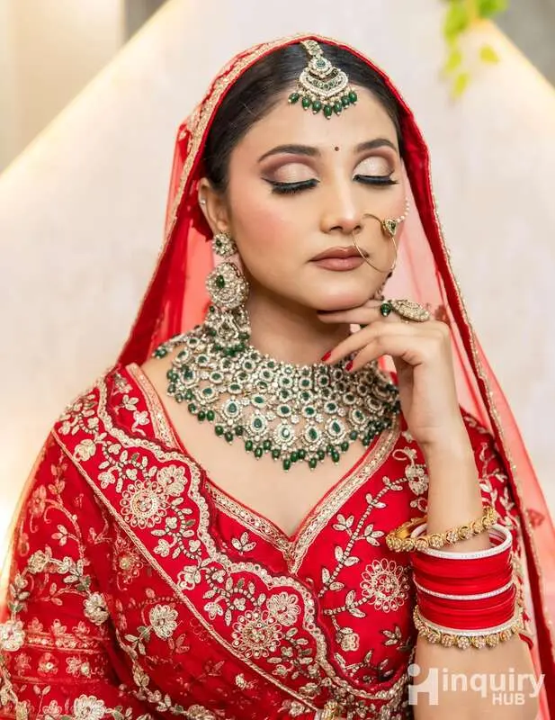 Dua Khan Makeover 06