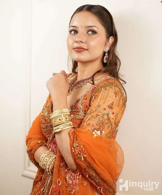 Glamistry Sakshi