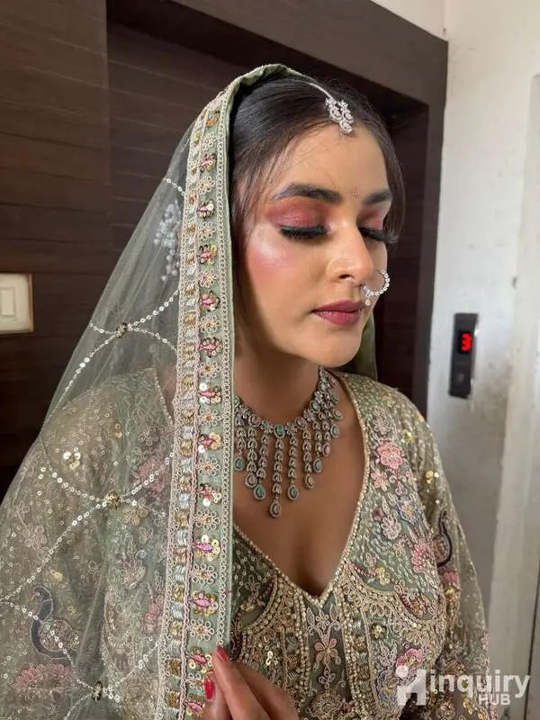 Payal Pandey Makevoer