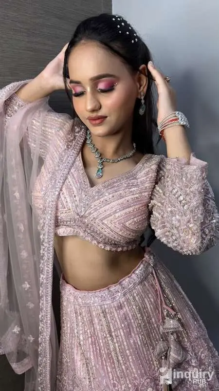 Payal Pandey Makevoer